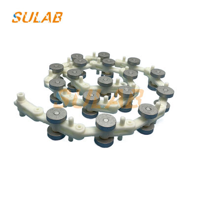 Xizi Otis 에스컬레이터 스윙 체인 XAA332DS 17 섹션 핸들 및 50.5mm 피치 PA66 + 30% GF로 만들어졌습니다.