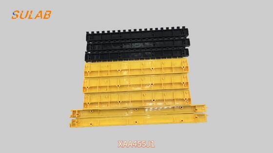 OTIS XAA455J1용 19개 톱니 스냅온 장착 및 고휘도 노란색 안전 경고 엣지가 있는 고급 ABS 플라스틱 에스컬레이터 계단 경계 스트립